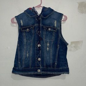 (2/$15) Size L Girl’s Wallflower Denim Vest Stars